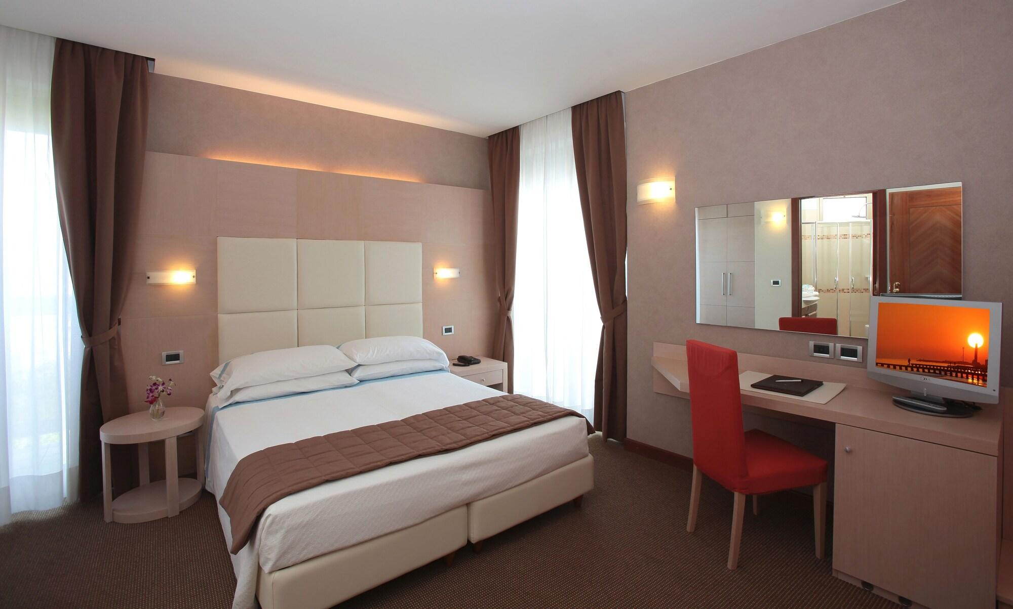 Hotel Rivamare Lido di Jesolo Exterior photo