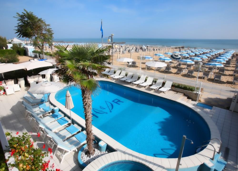 Hotel Rivamare Lido di Jesolo Exterior photo